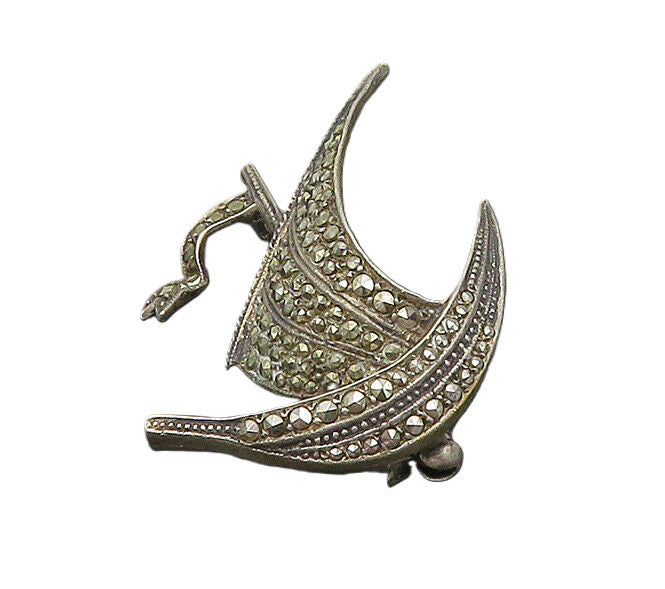 925 Sterling Silver  Vintage Sparkling Sail Boat Motif Brooch Pin  BP8295