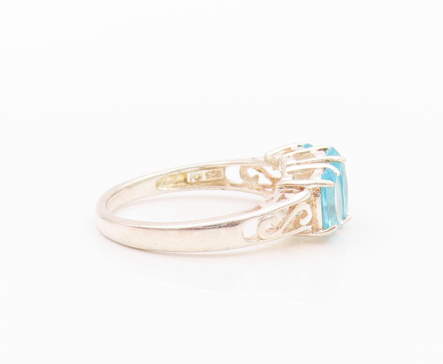 925 Sterling Silver Vintage Ring Oval Cut 3 Blue Topaz Swirls Cut  SZ 6  RG32163
