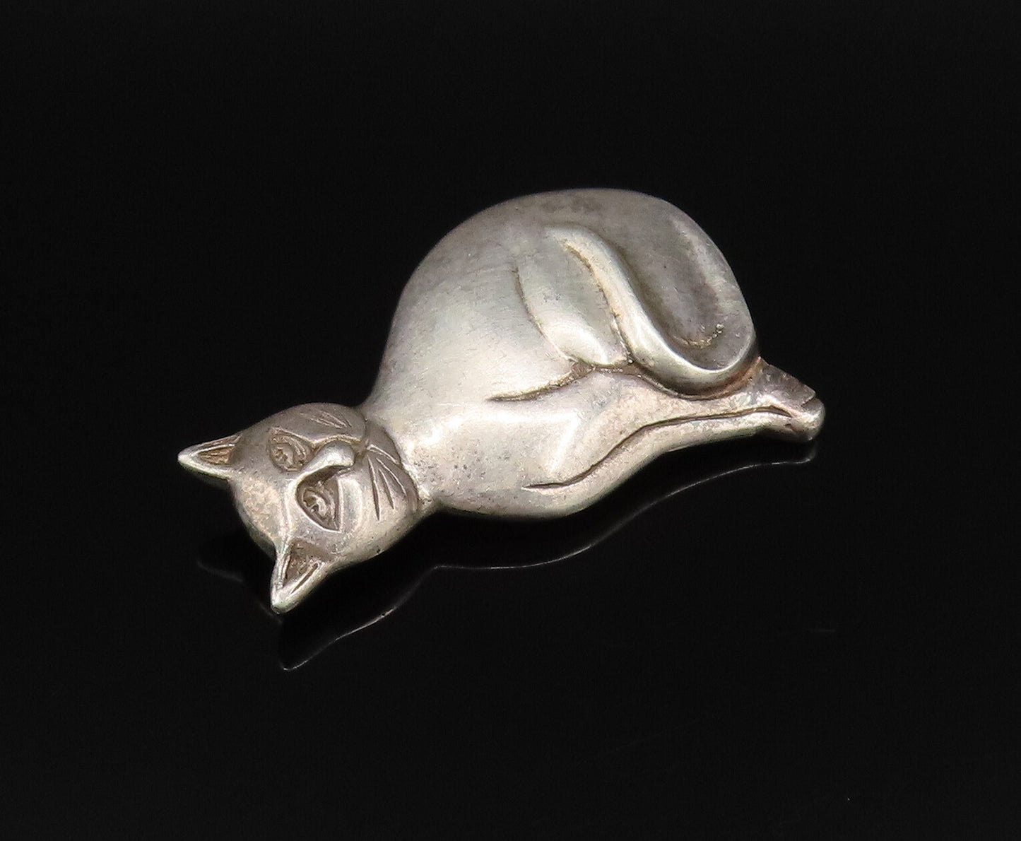 BOMA 925 Sterling Silver Vintage Carved Serious Sitting Cat Brooch Pin BP9926