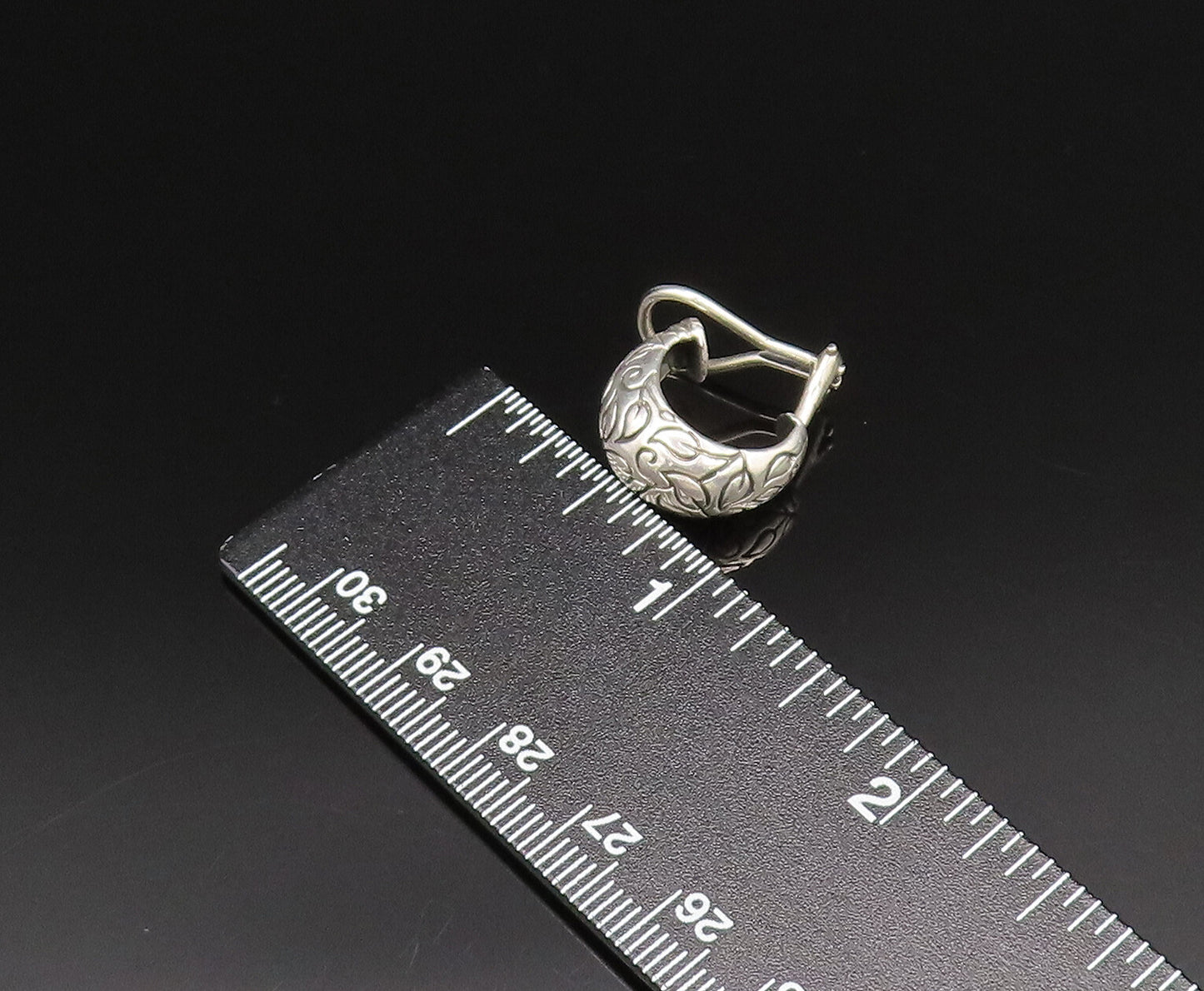 925 Sterling Silver  Vintage Leaf Engraved Huggie Hoop Earrings  EG12037