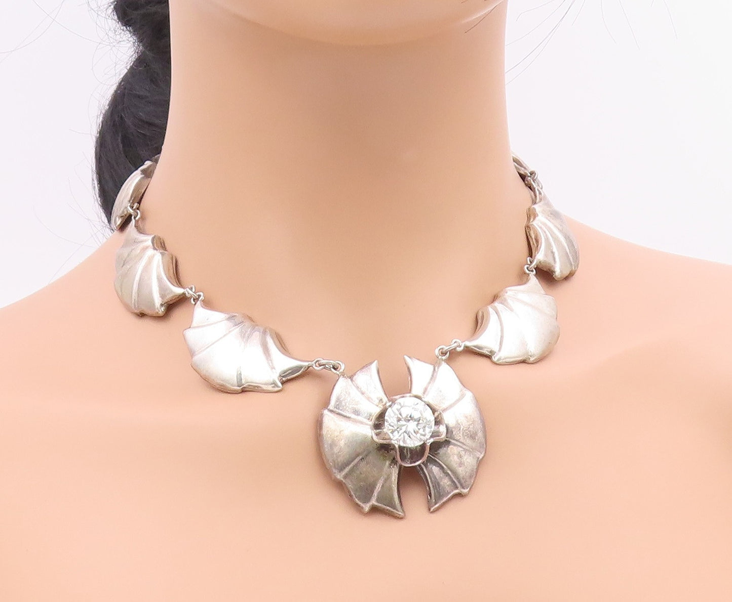 925 Sterling Silver  Vintage Solitaire Cubic Zirconia Wings Necklace  NE3897