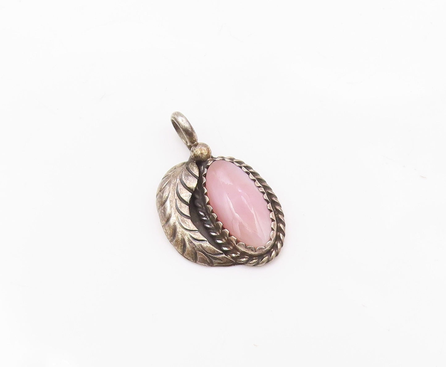 NAVAJO 925 Sterling Silver  Vintage Mother Of Pearl Feather Pendant  PT13914