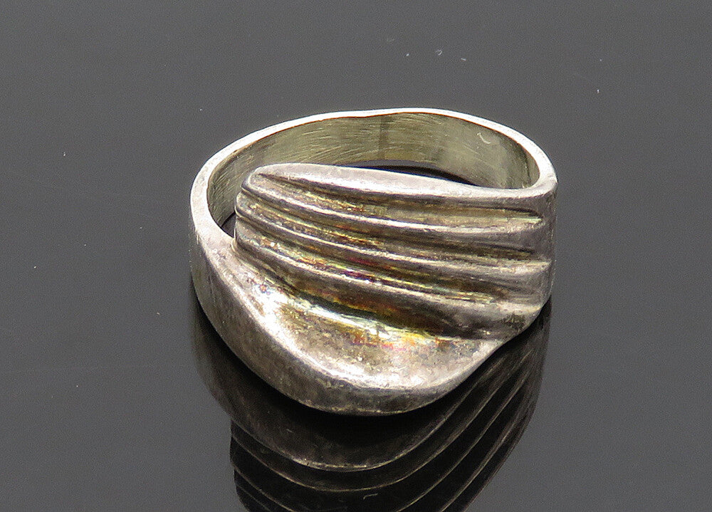925 Sterling Silver  Vintage Dark Tone Fluted Bypass Band Ring Sz 7.5  RG20617