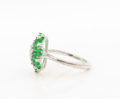 925 Sterling Silver Vintage Ring Drop Cut Green & White CZ Flower  Sz 7  RG30367