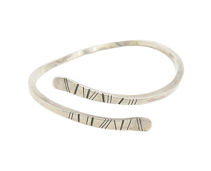 NORTH 925 Sterling Silver  Vintage Handmade Bypass Cuff Bracelet  BT7149