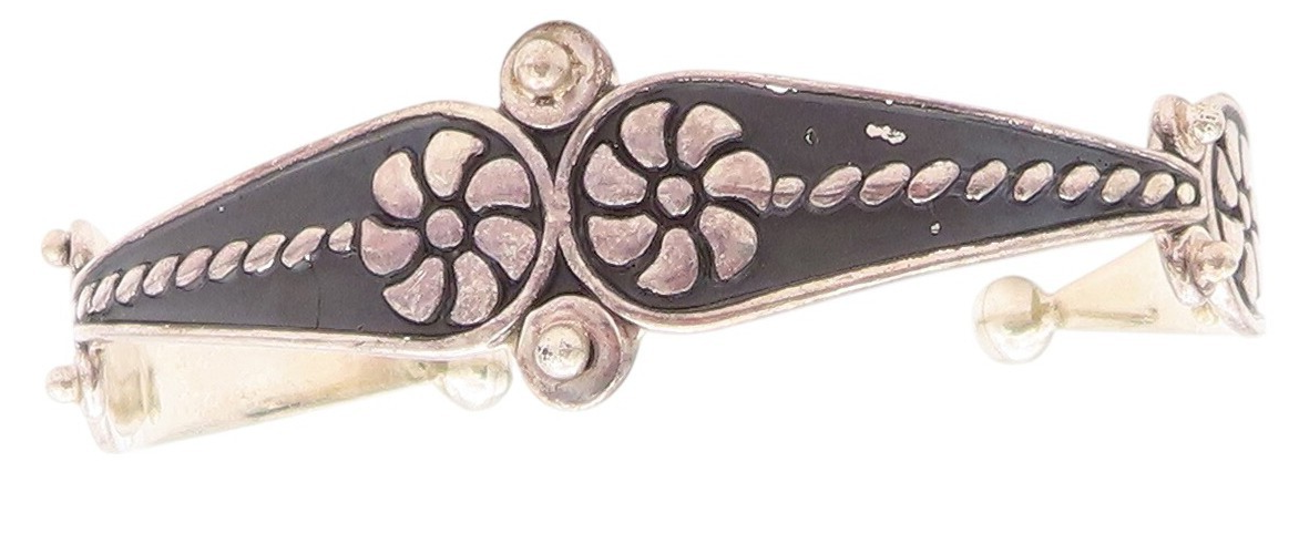 925 Sterling Silver Vintage Bracelet Designer Floral Carved Cuff  BT11139