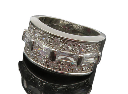 925 Sterling Silver  Sparkling Cubic Zirconia Smooth Band Ring Sz 8  RG15387