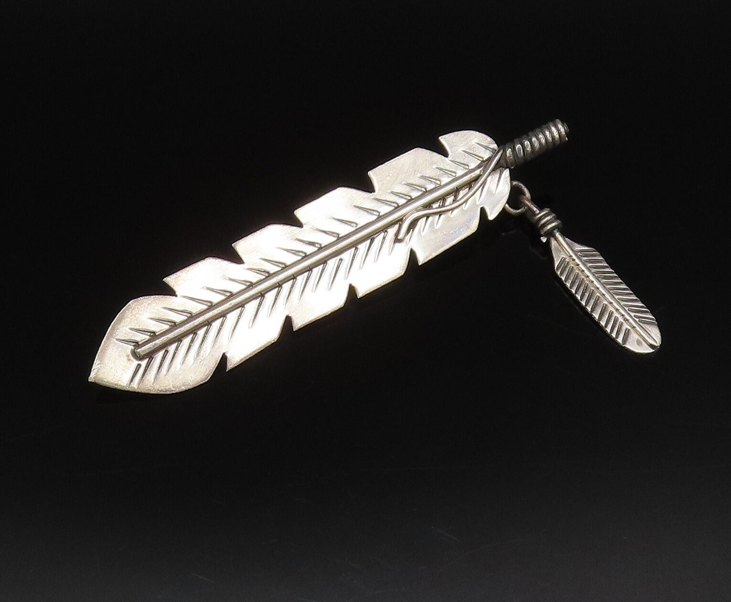 SOUTHWESTERN 925 Silver Vintage Minimalist Etched Feathers Brooch Pin BP10094