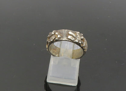 925 Sterling Silver  Vintage Dark Tone Raised Detail Band Ring Sz 7  RG21641