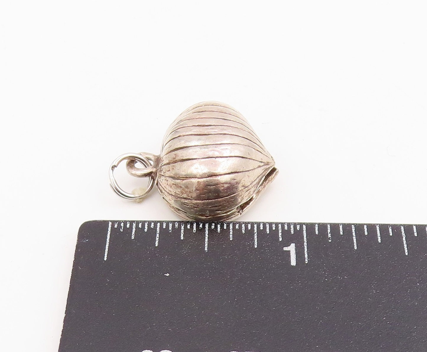 925 Sterling Silver Vintage Pendant Ribbed Puffy Nautical Seashell Charm PT25753