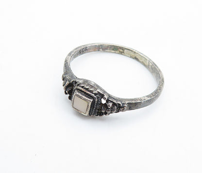 925 Sterling Silver  Vintage White Stone Oxidized Band Ring Sz 7.5  RG6615