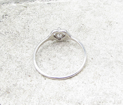 925 Sterling Silver  White Cubic Zirconia Love Heart Ring Sz 7  RG1634