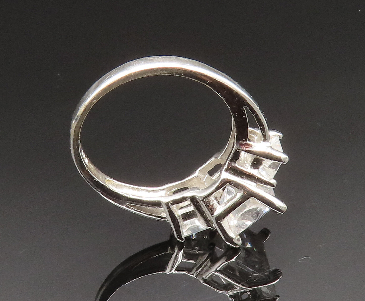 925 Sterling Silver  Vintage Three Stone Cubic Zirconia Ring Sz 5  RG24566