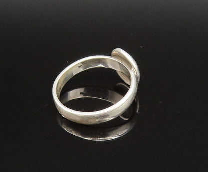 925 Sterling Silver  Vintage Carved Circled Arrow Symbol Ring Sz 6.5  RG25878