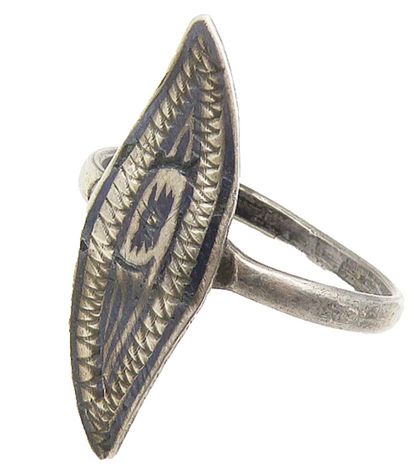 925 Sterling Silver  Vintage Etched Detail Petite Band Ring Sz 4  RG10326