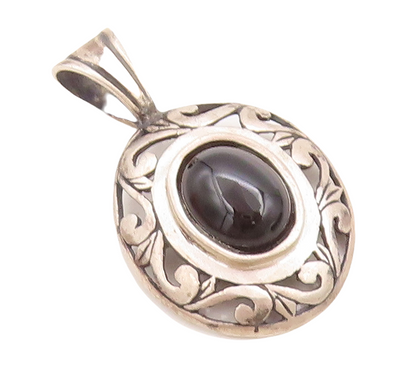 925 Sterling Silver Vintage Pendant JEZLAINE Swirly Carved Cabochon Onyx PT23837