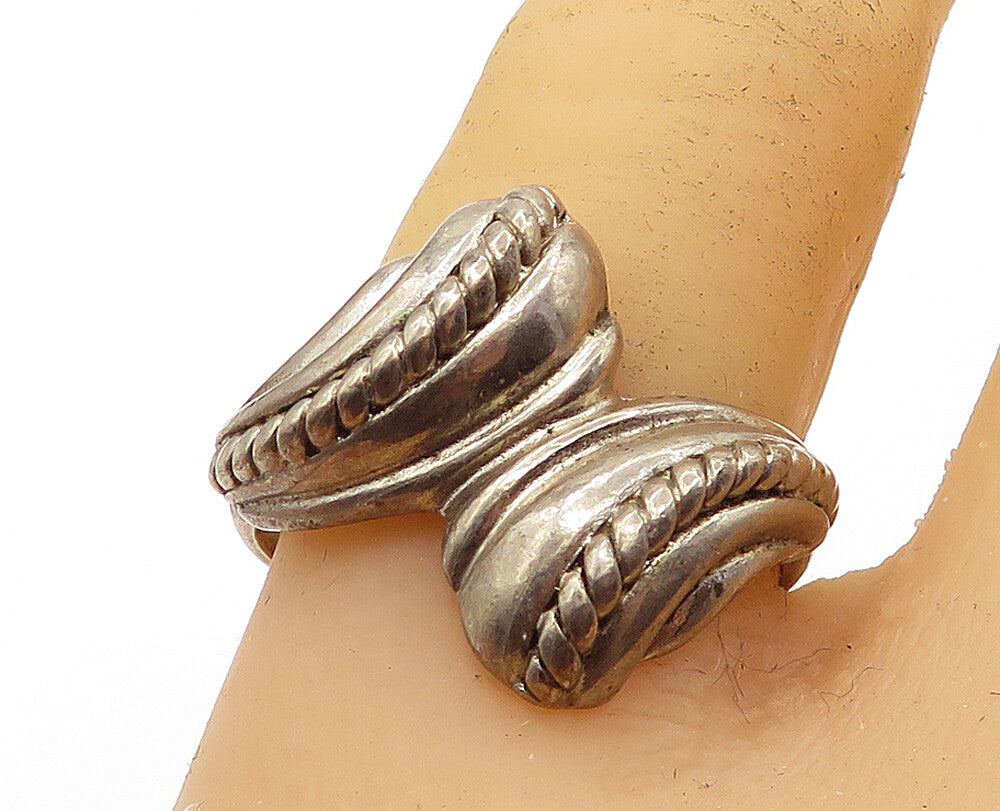 925 Sterling Silver  Vintage Fluted Twist Bypass Band Ring Sz 8.5  RG4702