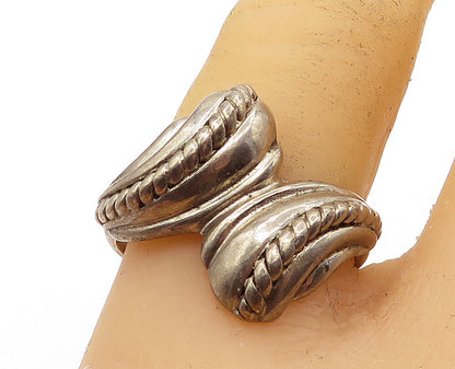 925 Sterling Silver  Vintage Fluted Twist Bypass Band Ring Sz 8.5  RG4702