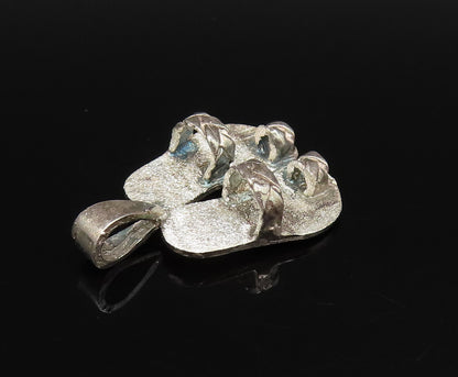 925 Sterling Silver  Vintage Pair Of Toe Loop Sandals Drop Pendant  PT21583