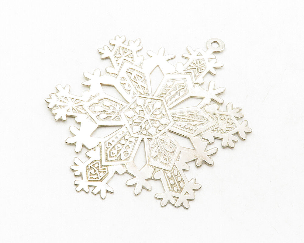 MMA 925 Sterling Silver  Vintage Shiny Winter Snowflake Motif Pendant  PT10319