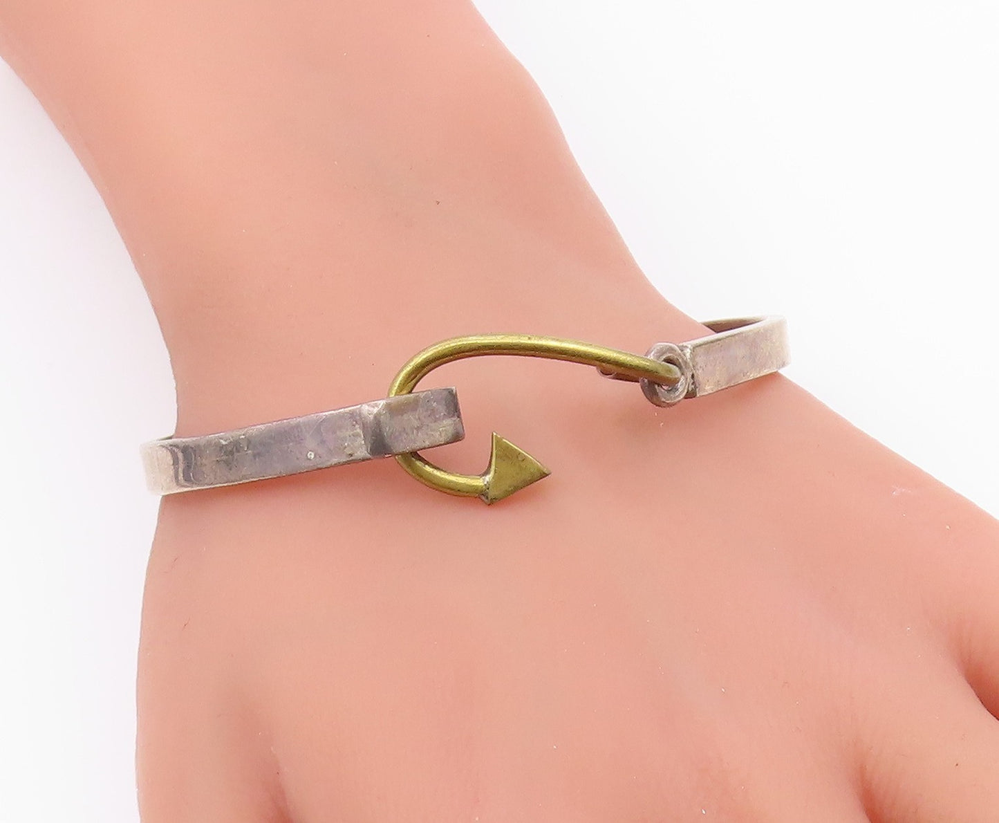 925 Sterling Silver  Vintage The River 2 Tone Arrow Bangle Bracelet  BT8925