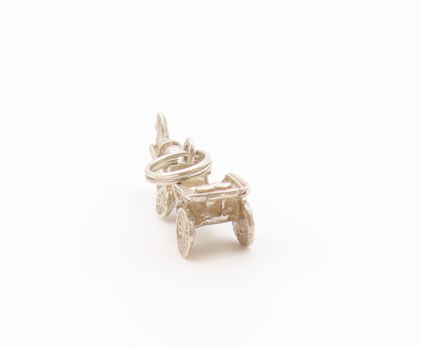 925 Sterling Silver  Vintage Old Fashioned Horse & Carriage Pendant  PT19109