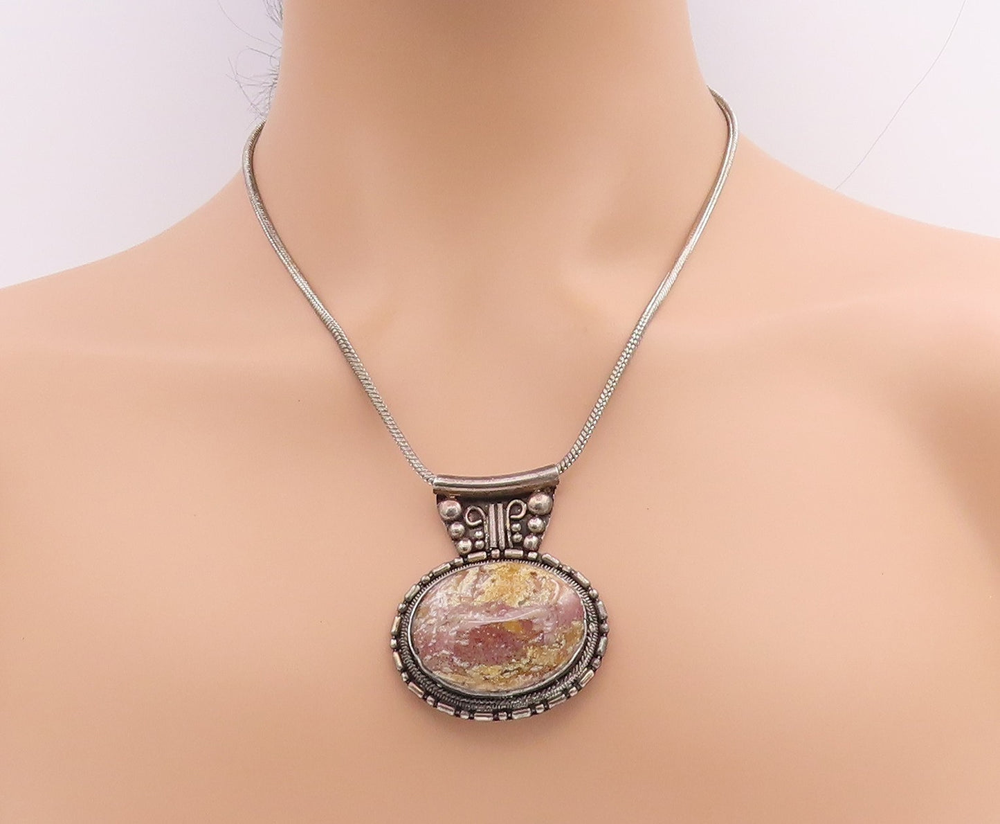 925 Sterling Silver Vintage Necklace Antique Beaded Oval Gemstone NE4590