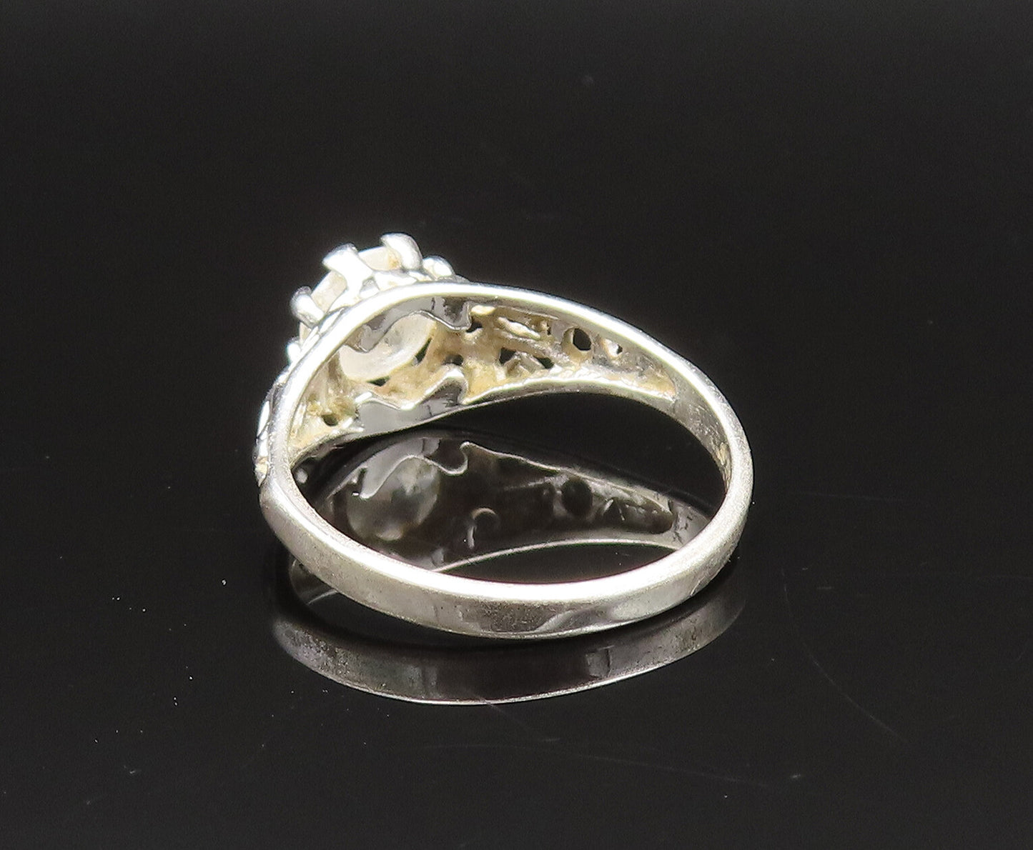 925 Sterling Silver  Vintage Open Swirl Cutout Topaz Ring Sz 7.5  RG25652