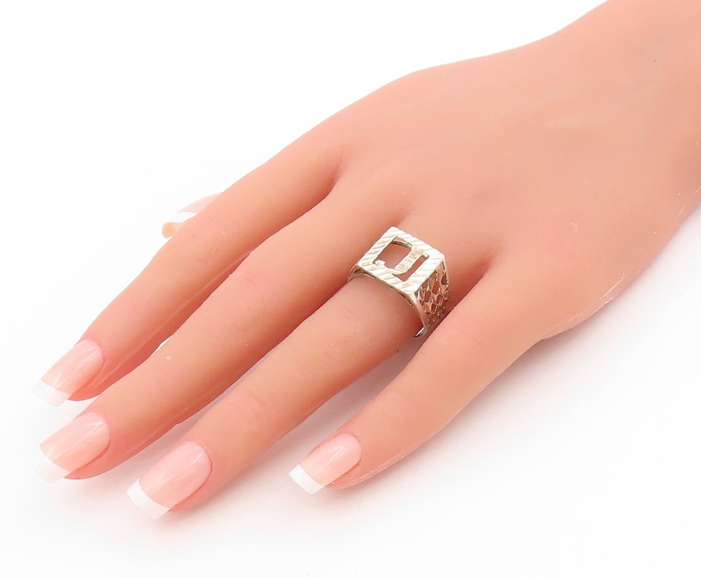 925 Sterling Silver Vintage Ring Carved Letter J Monogram Band  Sz 9  RG34054