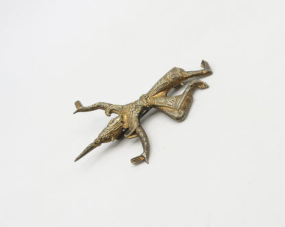 SIAM 925 Sterling Silver  Vintage Etched Detail Dancer Brooch Pin  BP6926