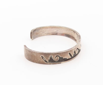 925 Sterling Silver Vintage Bracelet NAVAJO ZUNI Carved Design Cuff  BT10819