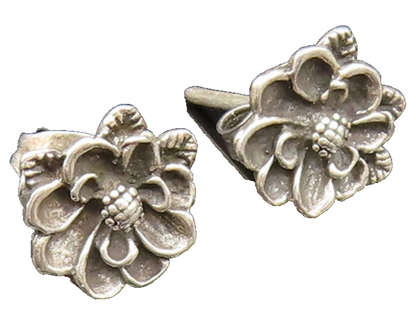 925 Sterling Silver  Vintage Beautiful Dainty Flower Stud Earrings  EG12105