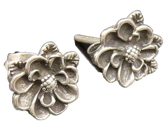 925 Sterling Silver  Vintage Beautiful Dainty Flower Stud Earrings  EG12105