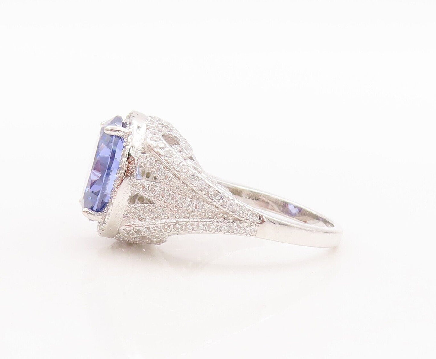 925 Sterling Silver Vintage Ring Carved Round Cut Blue & White CZ  Sz 7  RG29595
