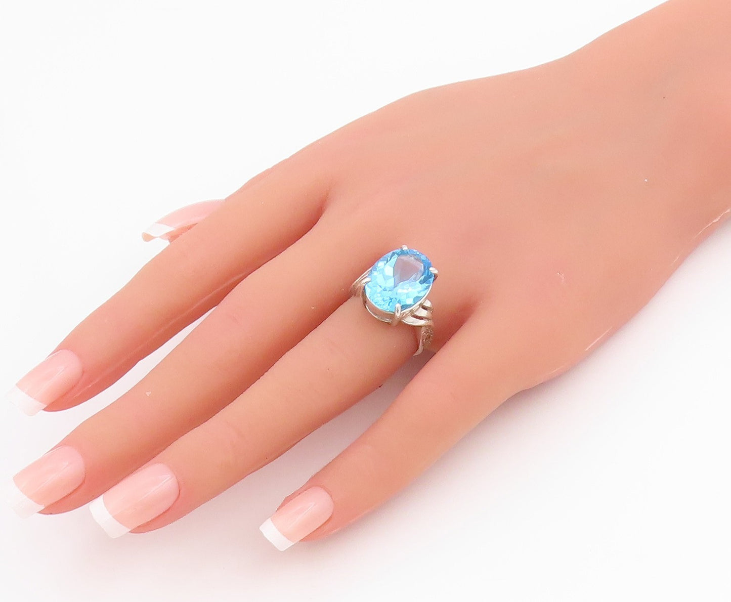 925 Sterling Silver Vintage Ring Oval Blue Topaz Solitaire Band  Sz 6  RG33793