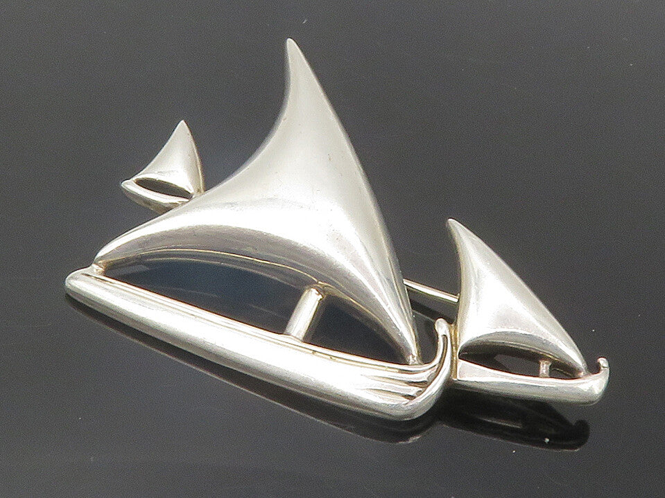 925 Sterling Silver  Vintage Shiny Smooth Sail Boat Motif Brooch Pin  BP4365