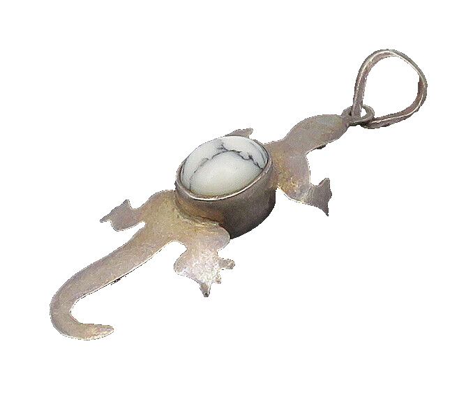 925 Sterling Silver  Vintage Cabochon Cut Howlite Lizard Pendant  PT16100