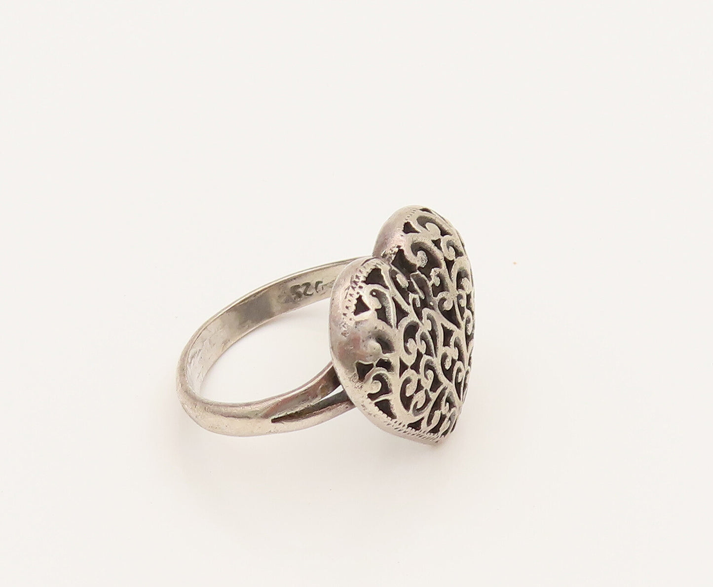 925 Sterling Silver  Vintage Scrollwork Love Heart Ring Sz 6.5  RG26332