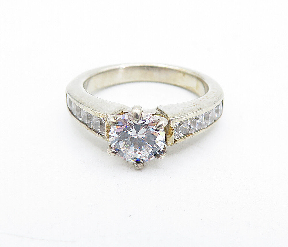 925 Sterling Silver  Vintage Cubic Zirconia Solitaire Accent Ring Sz 7  RG5181