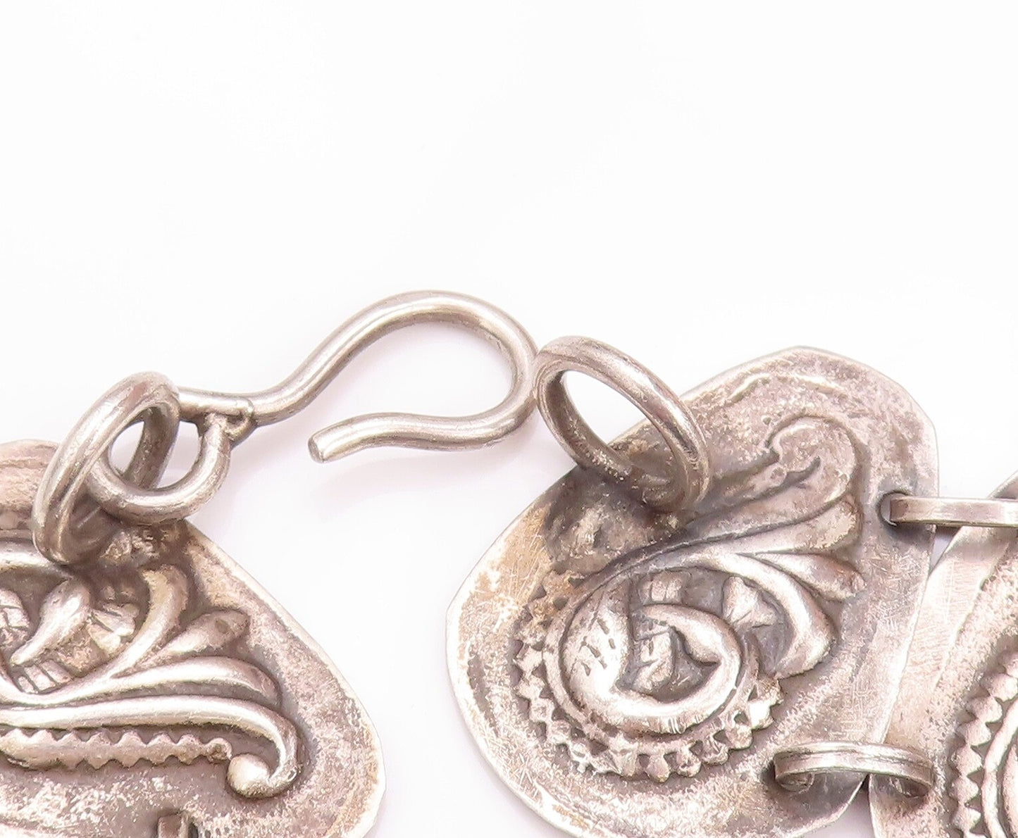 Solid Silver Vintage Necklace Swirly Floral & Animal Carved Linked NE4278