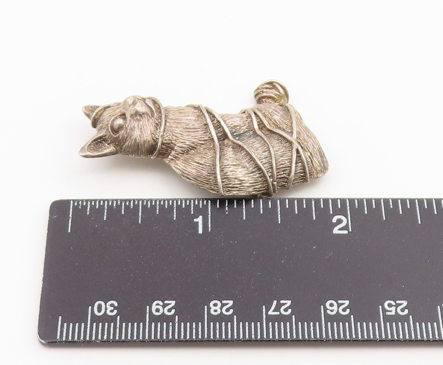 925 Sterling Silver Vintage Brooch Pin Etched Cat Caught In Yarn Ball  BP12667