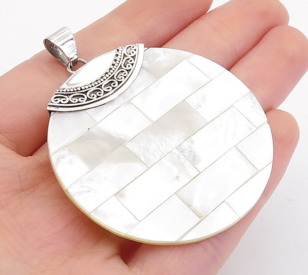 925 Sterling Silver  Mother Of Pearl Brick Layer Round Swirl Pendant  PT5894