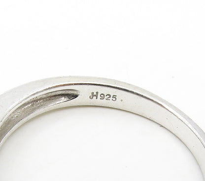 925 Sterling Silver  Graduated Cubic Zirconia Shiny Band Ring Sz 7  RG16357