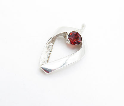 925 Sterling Silver  Vintage Red Topaz Shiny Smooth Open Design Pendant PT5184