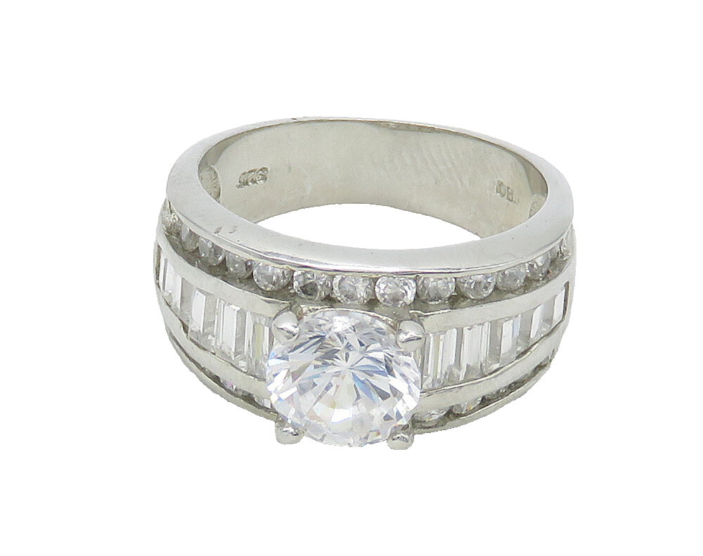 925 Sterling Silver  Sparkling Cubic Zirconia Band Ring Sz 8.5  RG16189
