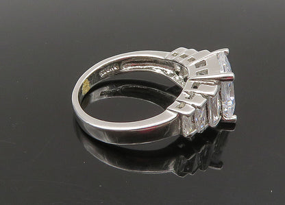 925 Sterling Silver   Vintage Sparkling Cubic Zirconia Band Ring Sz 8  RG22863