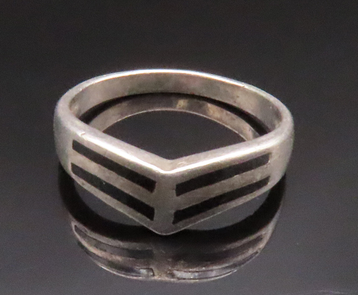 925 Sterling Silver  Vintage Enamel Stripes Curved Band Ring Sz 7  RG25046