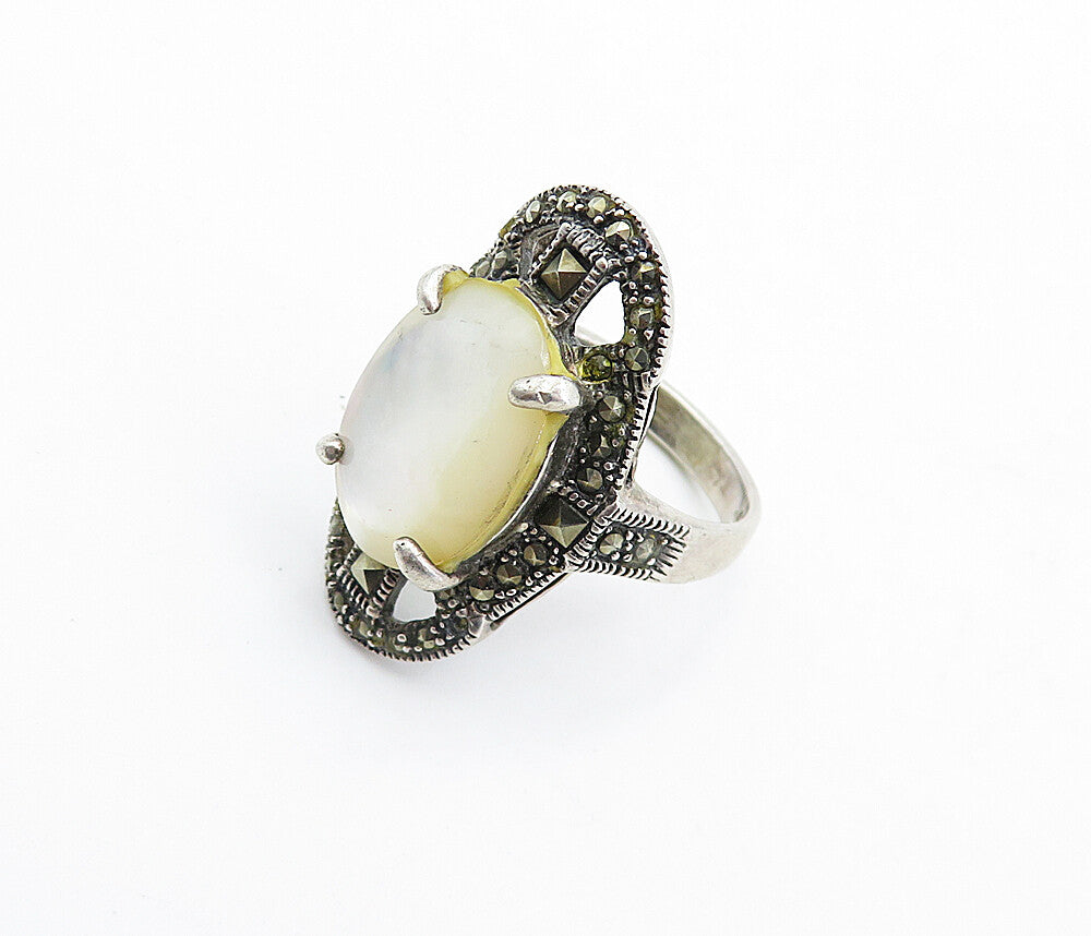 925 Silver  Vintage Victorian Mother Of Pearl Cocktail Ring Sz 7.5  RG4580