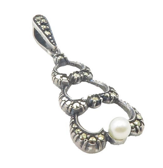 925 Sterling Silver  Vintage Petite Pearl & Marcasite Drop Pendant  PT9652