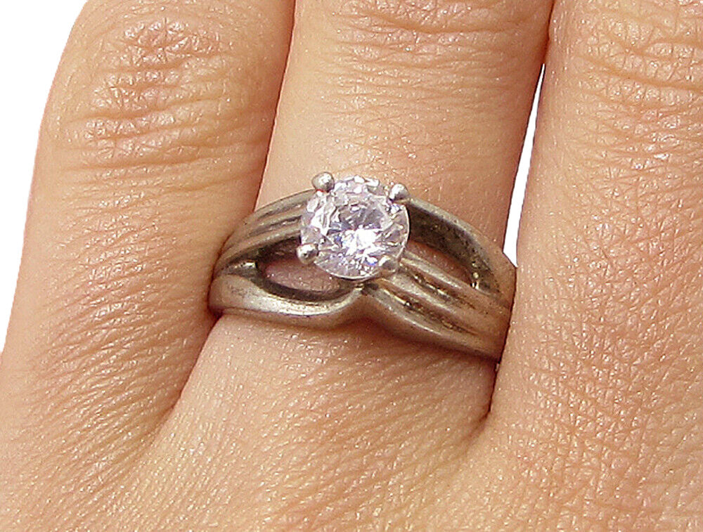 925 Sterling Silver  Vintage Cubic Zirconia Solitaire Band Ring Sz 8  RG3266